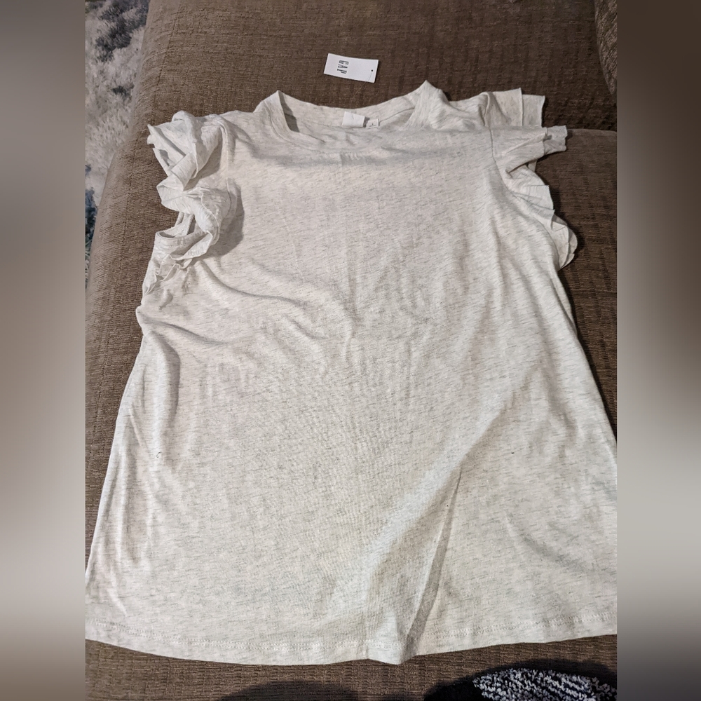 Gap tee